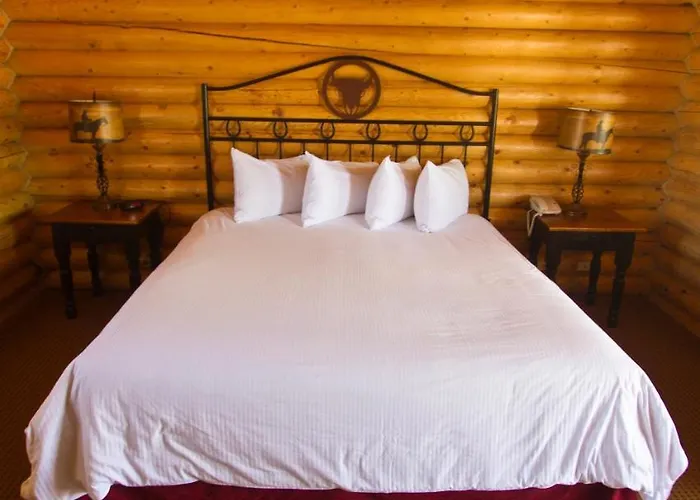 Cowboy Village Hotel 4*